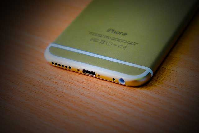 Исправить аккумулятор iPhone 7 не заряжается Проблема!