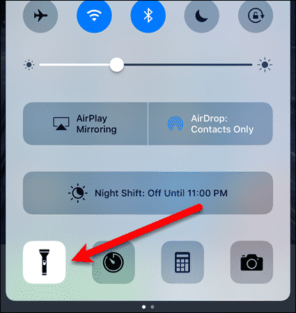 Включить фонарик на iOS 10