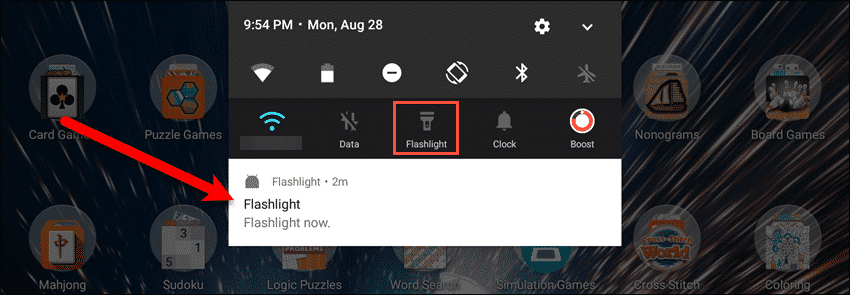 Фонарик на панели уведомлений на устройстве Android