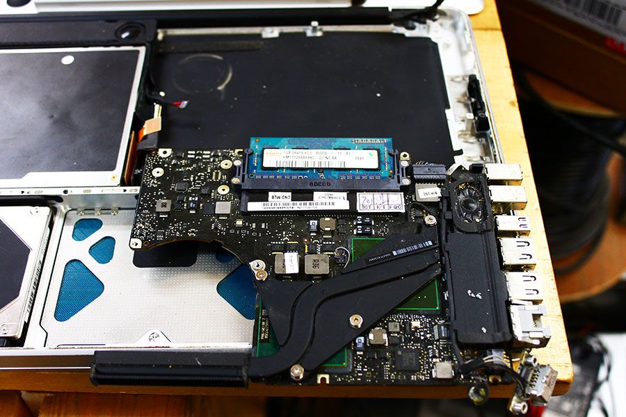 2012_macbook_disassembly_cleaning18
