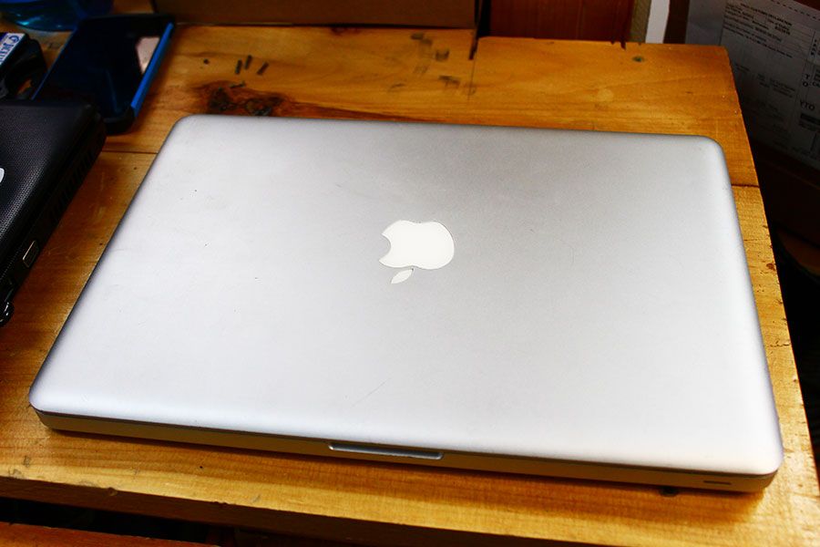 2012_macbook_disassembly_cleaning1