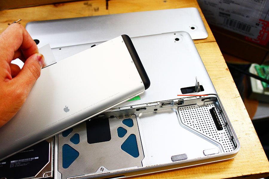 2012_macbook_disassembly_cleaning7