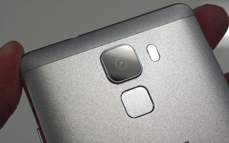 Камера Huawei Honor 7 и датчик отпечатков пальцев