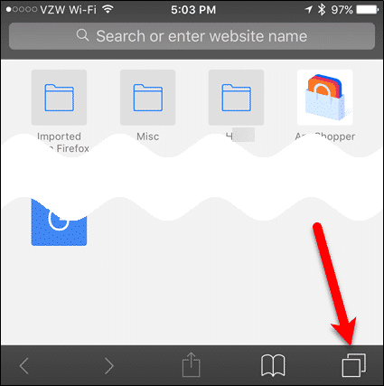 Нажмите кнопку вкладок в режиме приватного просмотра в Safari на iOS